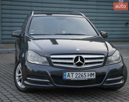 Черный Мерседес Ц-Класс, объемом двигателя 2.2 л и пробегом 357 тыс. км за 11250 $, фото 1 на Automoto.ua