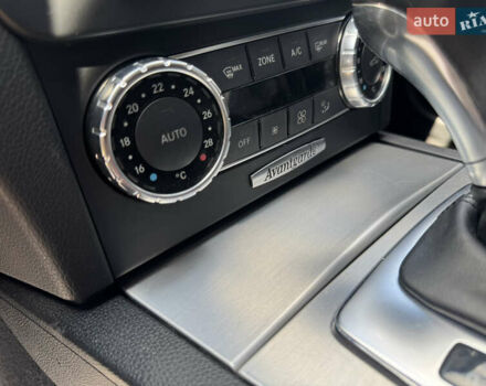 Чорний Мерседес Ц-Клас, об'ємом двигуна 2.2 л та пробігом 289 тис. км за 10950 $, фото 34 на Automoto.ua