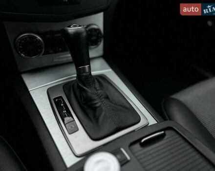 Черный Мерседес Ц-Класс, объемом двигателя 2.2 л и пробегом 245 тыс. км за 10200 $, фото 15 на Automoto.ua