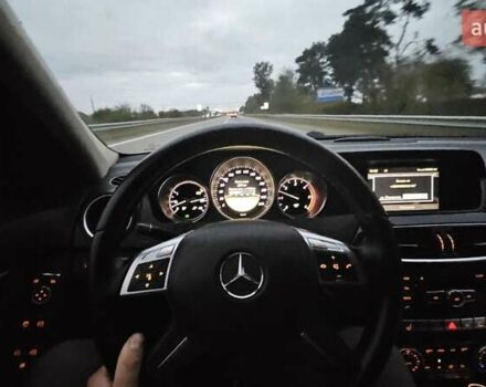 Черный Мерседес Ц-Класс, объемом двигателя 2.14 л и пробегом 260 тыс. км за 13000 $, фото 8 на Automoto.ua