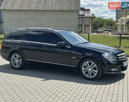 Чорний Мерседес Ц-Клас, об'ємом двигуна 2.2 л та пробігом 289 тис. км за 10950 $, фото 5 на Automoto.ua