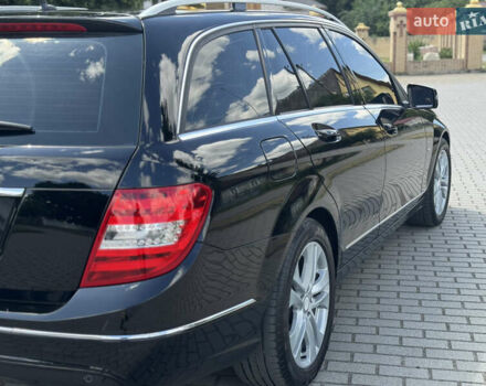 Черный Мерседес Ц-Класс, объемом двигателя 2.2 л и пробегом 289 тыс. км за 9900 $, фото 23 на Automoto.ua