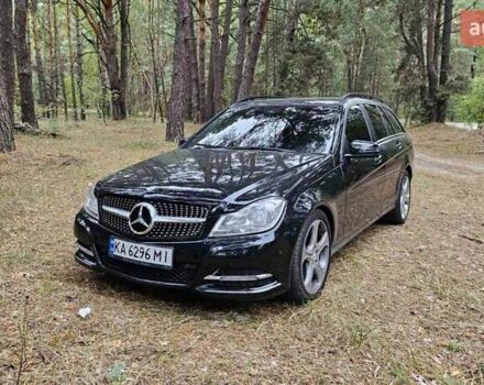 Черный Мерседес Ц-Класс, объемом двигателя 2.14 л и пробегом 260 тыс. км за 13000 $, фото 1 на Automoto.ua