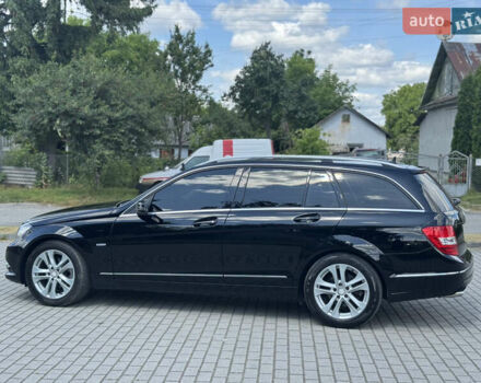 Чорний Мерседес Ц-Клас, об'ємом двигуна 2.2 л та пробігом 289 тис. км за 10950 $, фото 13 на Automoto.ua