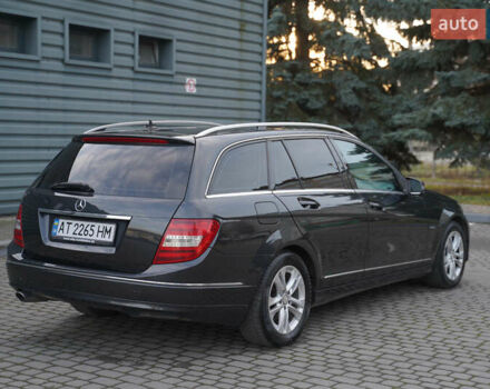 Черный Мерседес Ц-Класс, объемом двигателя 2.2 л и пробегом 357 тыс. км за 11250 $, фото 6 на Automoto.ua