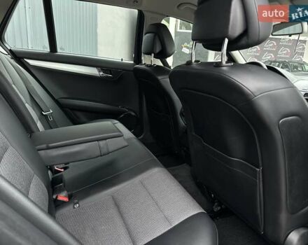 Черный Мерседес Ц-Класс, объемом двигателя 2.2 л и пробегом 245 тыс. км за 10200 $, фото 19 на Automoto.ua