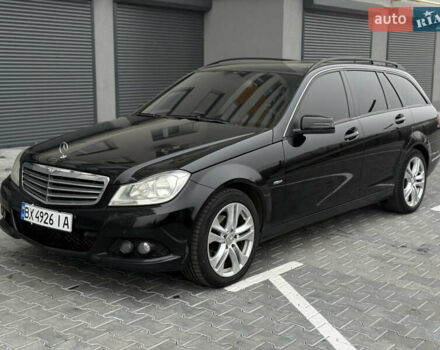 Черный Мерседес Ц-Класс, объемом двигателя 2.15 л и пробегом 261 тыс. км за 9199 $, фото 7 на Automoto.ua