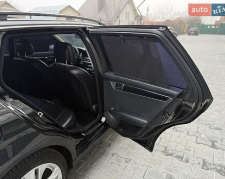 Черный Мерседес Ц-Класс, объемом двигателя 2.15 л и пробегом 261 тыс. км за 9199 $, фото 17 на Automoto.ua