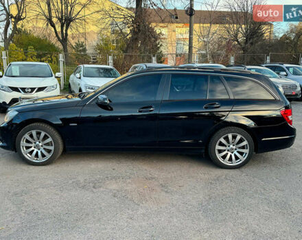 Чорний Мерседес Ц-Клас, об'ємом двигуна 2.2 л та пробігом 240 тис. км за 10000 $, фото 9 на Automoto.ua