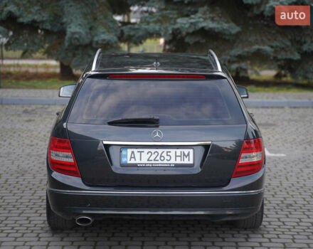 Черный Мерседес Ц-Класс, объемом двигателя 2.2 л и пробегом 357 тыс. км за 11250 $, фото 7 на Automoto.ua