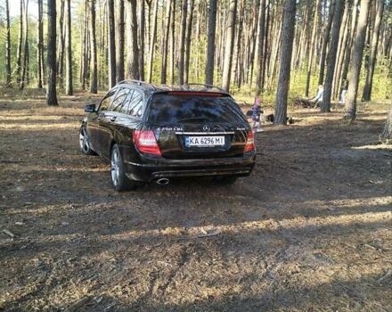 Черный Мерседес Ц-Класс, объемом двигателя 2.14 л и пробегом 260 тыс. км за 13000 $, фото 3 на Automoto.ua