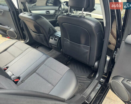 Чорний Мерседес Ц-Клас, об'ємом двигуна 2.2 л та пробігом 289 тис. км за 10950 $, фото 55 на Automoto.ua