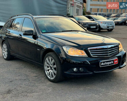 Чорний Мерседес Ц-Клас, об'ємом двигуна 2.2 л та пробігом 240 тис. км за 10000 $, фото 3 на Automoto.ua