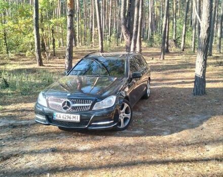 Черный Мерседес Ц-Класс, объемом двигателя 2.14 л и пробегом 260 тыс. км за 13000 $, фото 5 на Automoto.ua