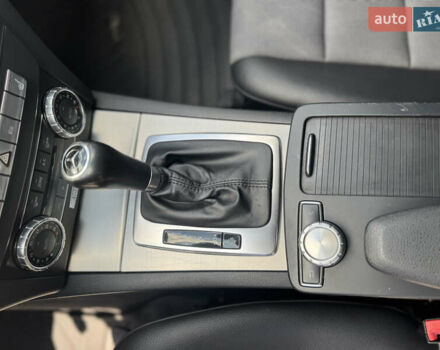 Чорний Мерседес Ц-Клас, об'ємом двигуна 2.2 л та пробігом 289 тис. км за 10950 $, фото 36 на Automoto.ua