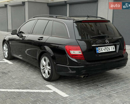 Черный Мерседес Ц-Класс, объемом двигателя 2.15 л и пробегом 261 тыс. км за 9199 $, фото 12 на Automoto.ua