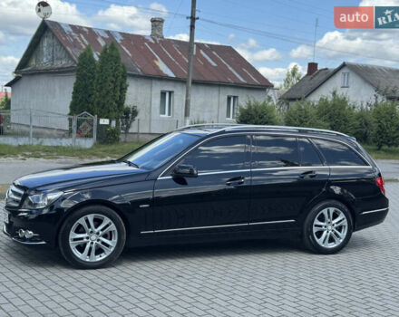 Чорний Мерседес Ц-Клас, об'ємом двигуна 2.2 л та пробігом 289 тис. км за 10950 $, фото 15 на Automoto.ua