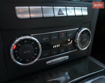 Черный Мерседес Ц-Класс, объемом двигателя 2.2 л и пробегом 357 тыс. км за 11250 $, фото 31 на Automoto.ua