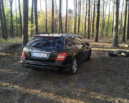 Черный Мерседес Ц-Класс, объемом двигателя 2.14 л и пробегом 260 тыс. км за 13000 $, фото 4 на Automoto.ua