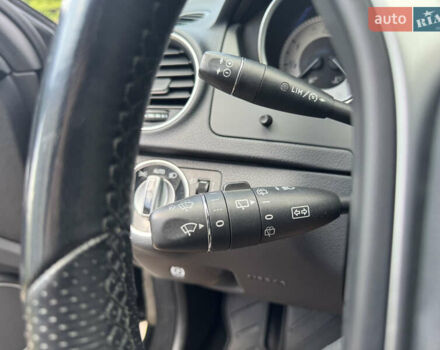 Чорний Мерседес Ц-Клас, об'ємом двигуна 2.2 л та пробігом 289 тис. км за 10950 $, фото 64 на Automoto.ua