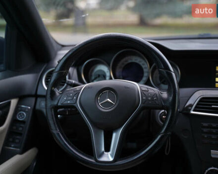 Черный Мерседес Ц-Класс, объемом двигателя 2.2 л и пробегом 357 тыс. км за 11250 $, фото 23 на Automoto.ua