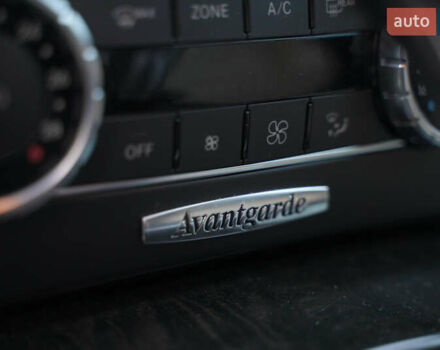 Черный Мерседес Ц-Класс, объемом двигателя 2.2 л и пробегом 357 тыс. км за 11250 $, фото 48 на Automoto.ua