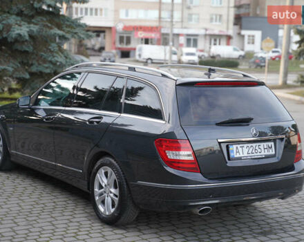 Черный Мерседес Ц-Класс, объемом двигателя 2.2 л и пробегом 357 тыс. км за 11250 $, фото 8 на Automoto.ua