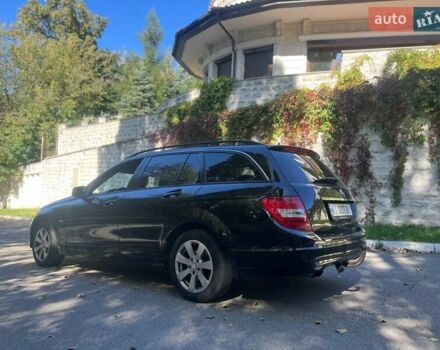 Черный Мерседес Ц-Класс, объемом двигателя 2.1 л и пробегом 357 тыс. км за 9999 $, фото 23 на Automoto.ua