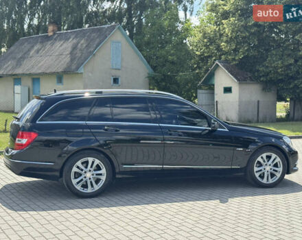 Черный Мерседес Ц-Класс, объемом двигателя 2.2 л и пробегом 289 тыс. км за 9900 $, фото 6 на Automoto.ua