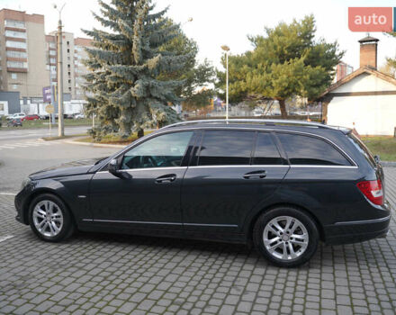 Черный Мерседес Ц-Класс, объемом двигателя 2.2 л и пробегом 357 тыс. км за 11250 $, фото 9 на Automoto.ua