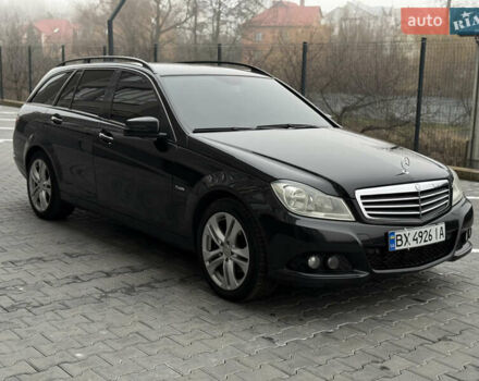 Черный Мерседес Ц-Класс, объемом двигателя 2.15 л и пробегом 261 тыс. км за 9199 $, фото 2 на Automoto.ua