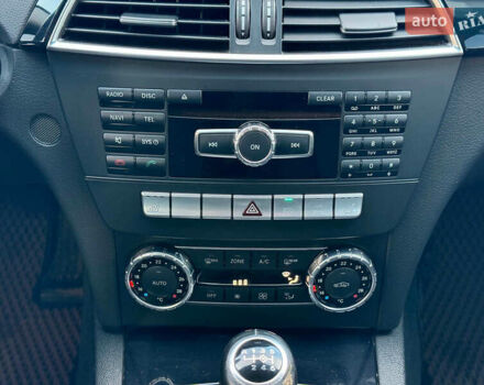 Чорний Мерседес Ц-Клас, об'ємом двигуна 2.2 л та пробігом 240 тис. км за 10000 $, фото 27 на Automoto.ua