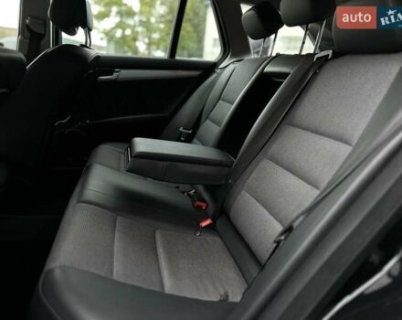 Черный Мерседес Ц-Класс, объемом двигателя 2.2 л и пробегом 245 тыс. км за 10200 $, фото 14 на Automoto.ua