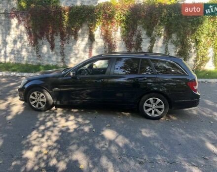 Черный Мерседес Ц-Класс, объемом двигателя 2.1 л и пробегом 357 тыс. км за 9999 $, фото 25 на Automoto.ua