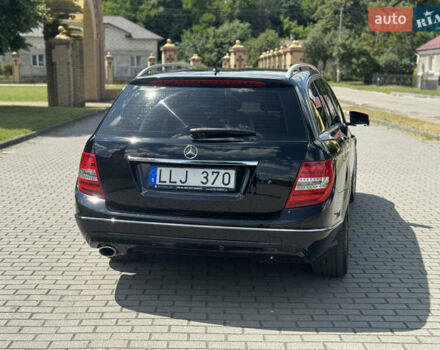 Чорний Мерседес Ц-Клас, об'ємом двигуна 2.2 л та пробігом 289 тис. км за 10950 $, фото 9 на Automoto.ua