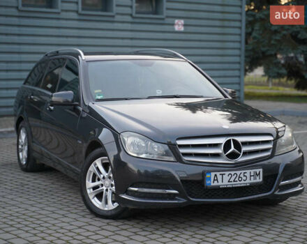 Черный Мерседес Ц-Класс, объемом двигателя 2.2 л и пробегом 357 тыс. км за 11250 $, фото 13 на Automoto.ua