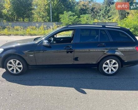 Черный Мерседес Ц-Класс, объемом двигателя 2.1 л и пробегом 357 тыс. км за 9999 $, фото 8 на Automoto.ua