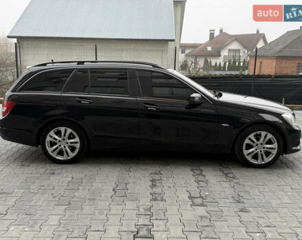 Черный Мерседес Ц-Класс, объемом двигателя 2.15 л и пробегом 261 тыс. км за 9199 $, фото 9 на Automoto.ua