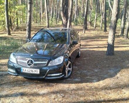 Черный Мерседес Ц-Класс, объемом двигателя 2.14 л и пробегом 260 тыс. км за 13000 $, фото 6 на Automoto.ua