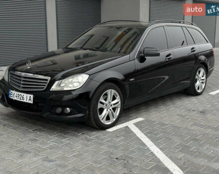 Черный Мерседес Ц-Класс, объемом двигателя 2.15 л и пробегом 261 тыс. км за 9199 $, фото 3 на Automoto.ua