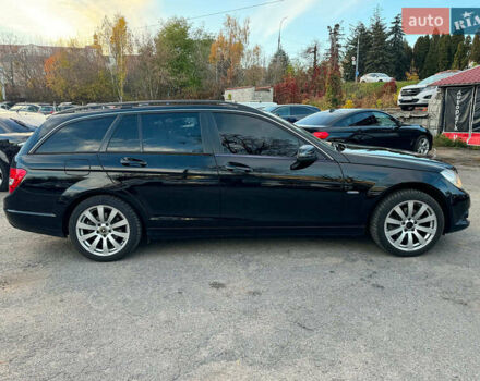 Чорний Мерседес Ц-Клас, об'ємом двигуна 2.2 л та пробігом 240 тис. км за 10000 $, фото 4 на Automoto.ua