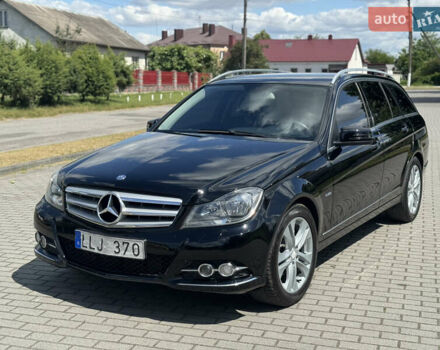 Чорний Мерседес Ц-Клас, об'ємом двигуна 2.2 л та пробігом 289 тис. км за 10950 $, фото 1 на Automoto.ua