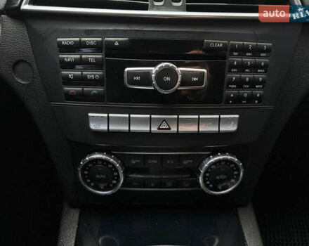 Черный Мерседес Ц-Класс, объемом двигателя 2.15 л и пробегом 261 тыс. км за 9199 $, фото 25 на Automoto.ua