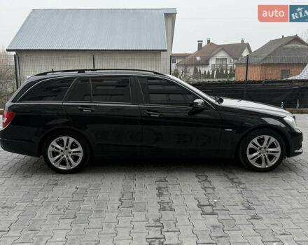 Черный Мерседес Ц-Класс, объемом двигателя 2.15 л и пробегом 261 тыс. км за 9199 $, фото 4 на Automoto.ua