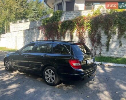 Черный Мерседес Ц-Класс, объемом двигателя 2.1 л и пробегом 357 тыс. км за 9999 $, фото 22 на Automoto.ua