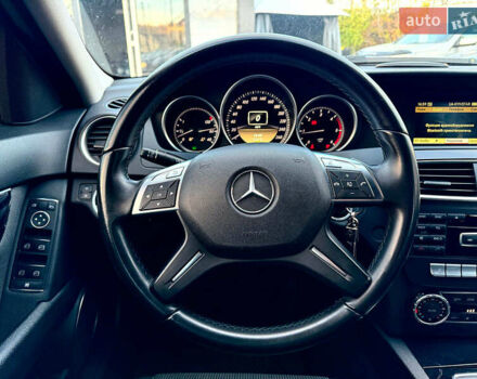 Чорний Мерседес Ц-Клас, об'ємом двигуна 2.2 л та пробігом 240 тис. км за 10000 $, фото 24 на Automoto.ua