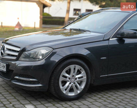 Черный Мерседес Ц-Класс, объемом двигателя 2.2 л и пробегом 357 тыс. км за 11250 $, фото 10 на Automoto.ua