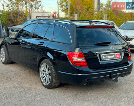 Чорний Мерседес Ц-Клас, об'ємом двигуна 2.2 л та пробігом 240 тис. км за 10000 $, фото 5 на Automoto.ua