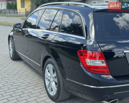 Черный Мерседес Ц-Класс, объемом двигателя 2.2 л и пробегом 289 тыс. км за 9900 $, фото 24 на Automoto.ua