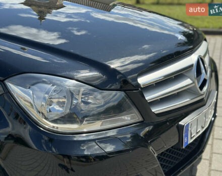 Чорний Мерседес Ц-Клас, об'ємом двигуна 2.2 л та пробігом 289 тис. км за 10950 $, фото 21 на Automoto.ua